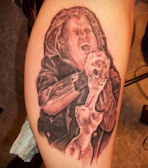 Los peores tattoos del rock: Korn